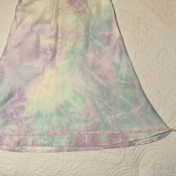 NWT Altar’d State Double Lined Tie Dye Satin Midi Skirt in Rainbow Multi Size XS - Picture 8 of 11